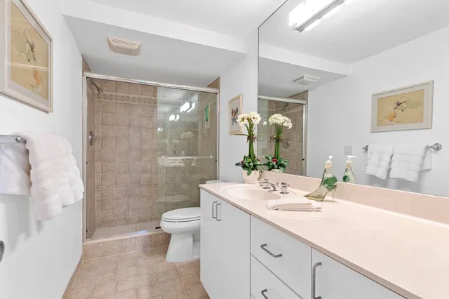  Unit 401 photo 28