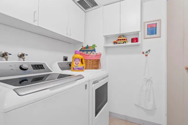  Unit 401 photo 29