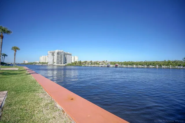  Unit 401 photo 48