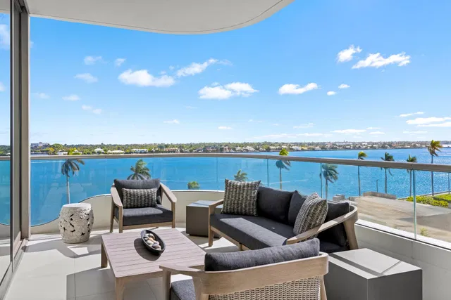 La Clara Palm Beach Unit 603 photo 3