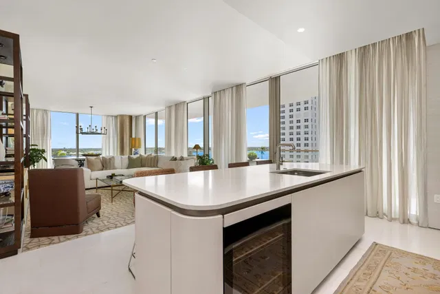 La Clara Palm Beach Unit 603 photo 8