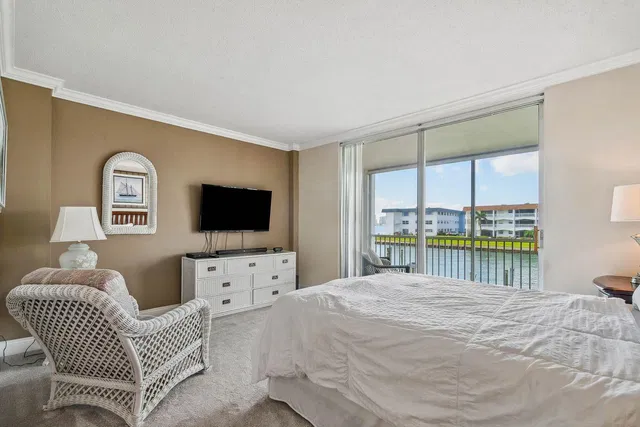 Paradise Harbour North Palm Beach Unit 208 photo 12