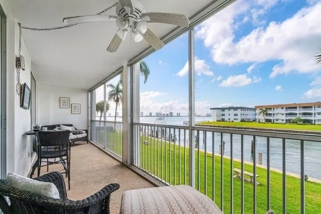 Paradise Harbour North Palm Beach Unit 208 photo 16