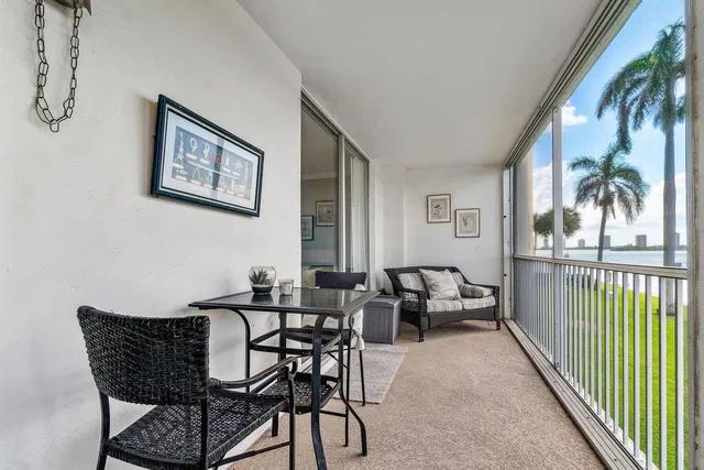 Paradise Harbour North Palm Beach Unit 208 photo 17