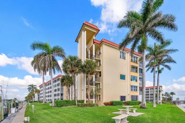 Paradise Harbour North Palm Beach Unit 208 photo 21
