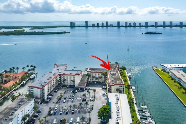 Paradise Harbour North Palm Beach Unit 208 photo 25