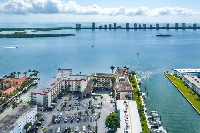 Paradise Harbour North Palm Beach Unit 208 photo 26
