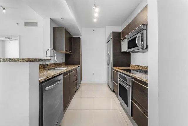 CityPlace South Tower Unit 1709 photo 14