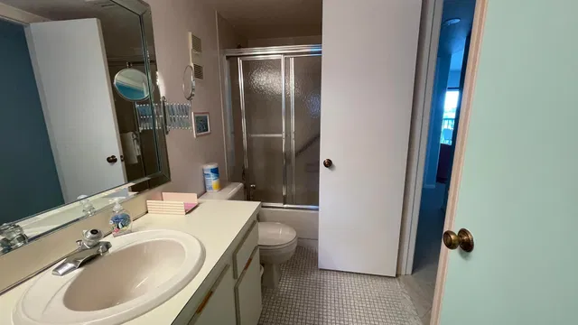 Unit 305 photo 14