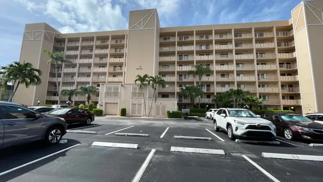 Unit 305 photo 20