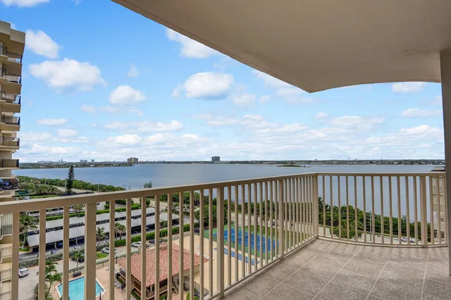Singer Island Unit A10c photo 8