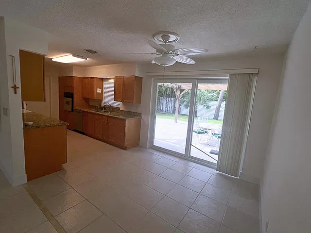 Singer Island Residence photo 7