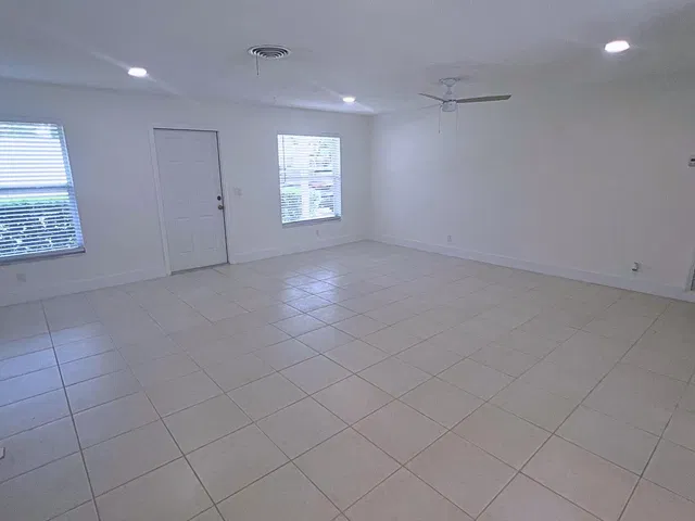 Singer Island Residence photo 8