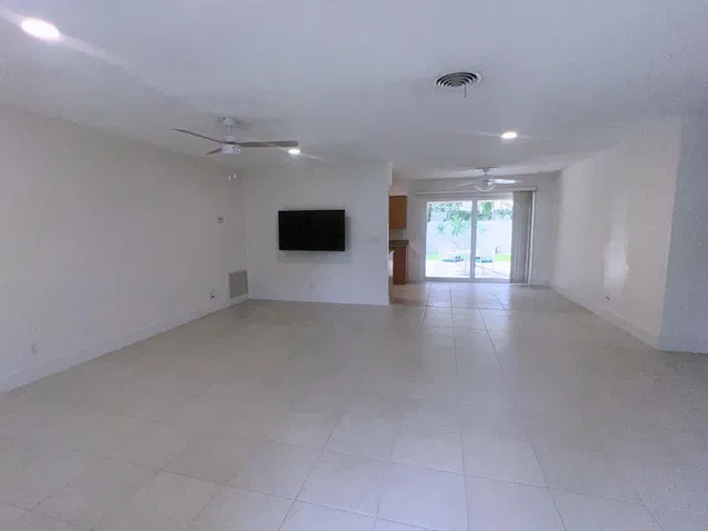 Singer Island Residence photo 10