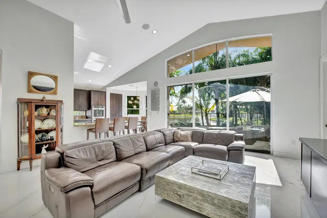 Saturnia Boca Raton Residence photo 16