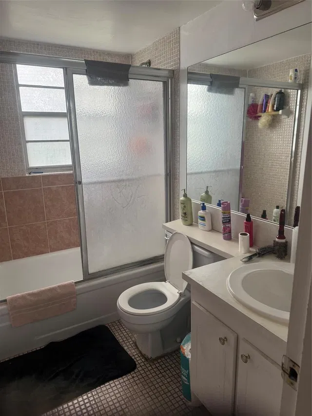 Unit 308 photo 10