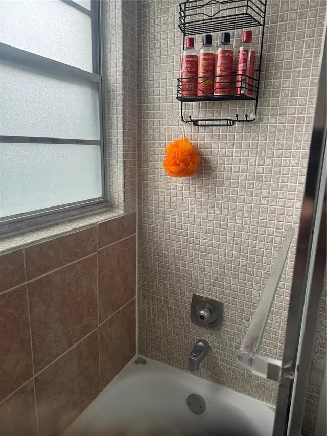 Unit 308 photo 11