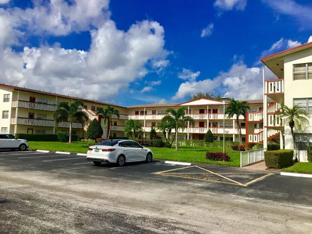 Unit 308 photo 14
