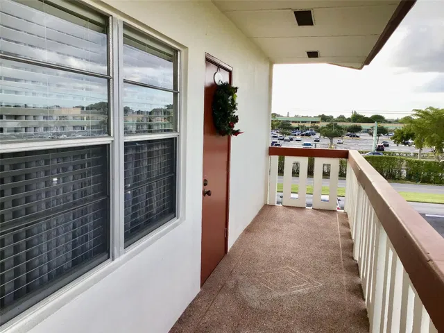 Unit 84 photo 15