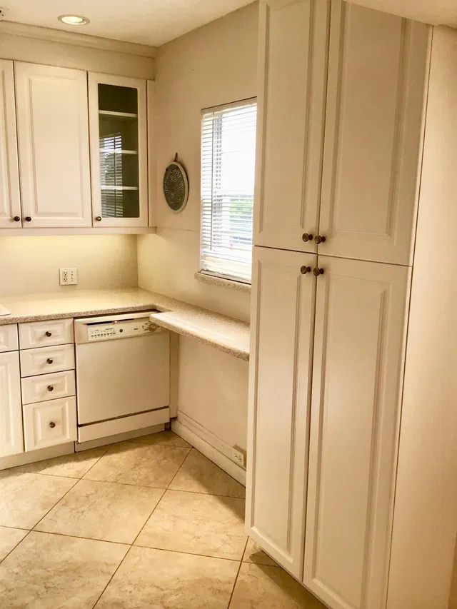 Unit 336 photo 5