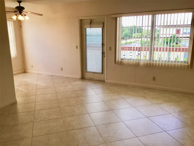 Unit 336 photo 9