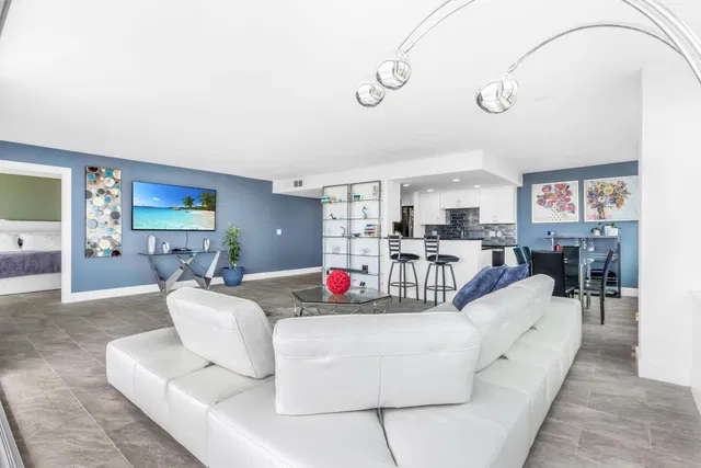 3589 S Ocean Boulevard #PH901