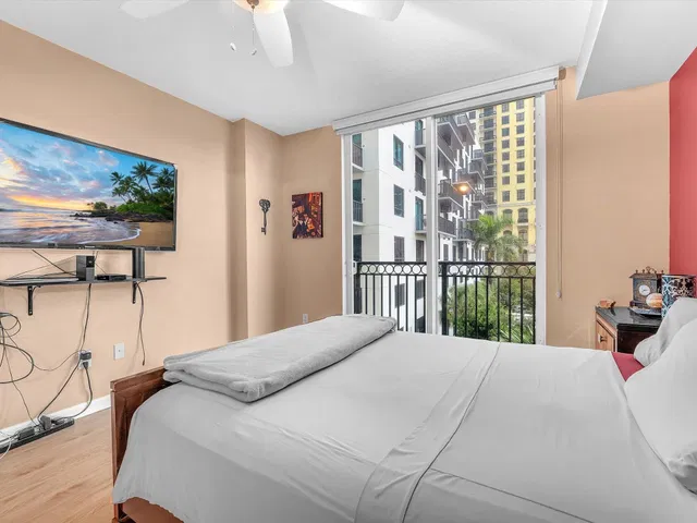 The Prado Unit 339 photo 7