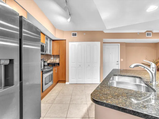 The Prado Unit 339 photo 12