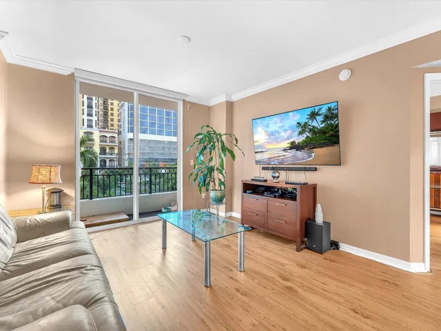 The Prado Unit 339 photo 17