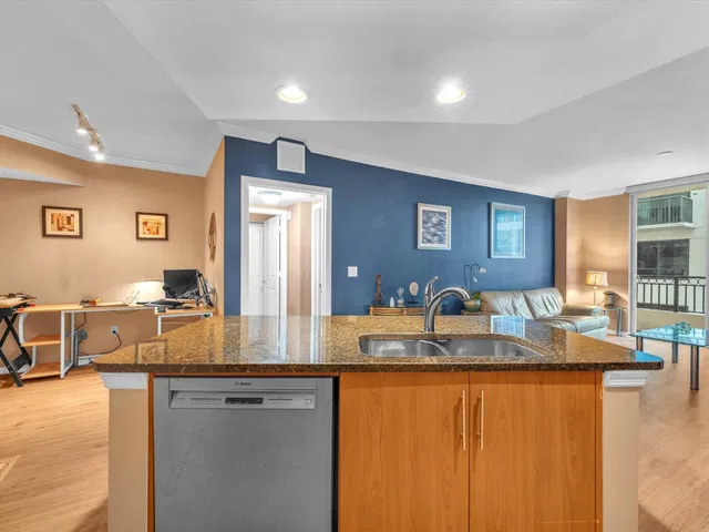 The Prado Unit 339 photo 20