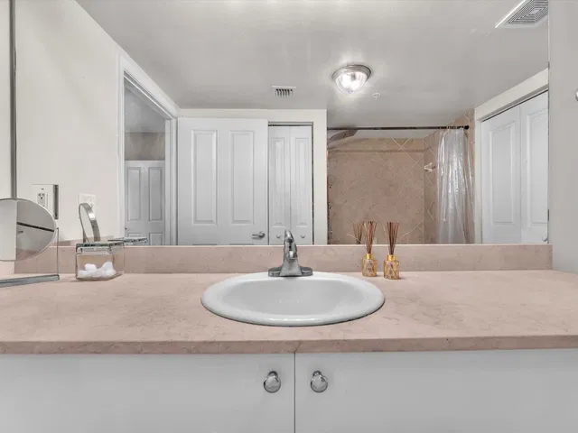 The Prado Unit 339 photo 25