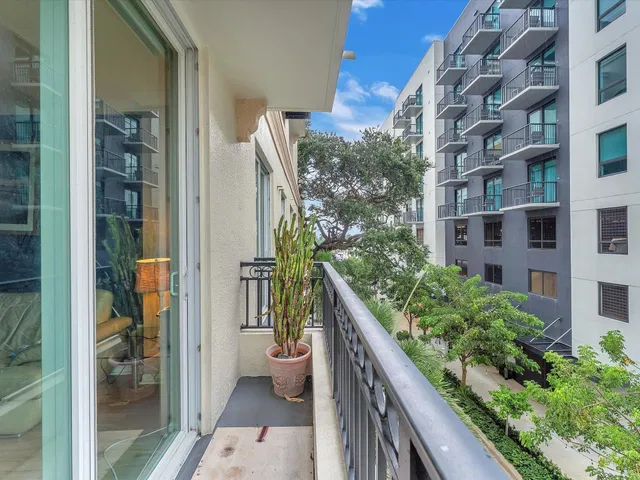 The Prado Unit 339 photo 32