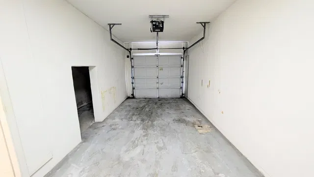 Unit 104 photo 18