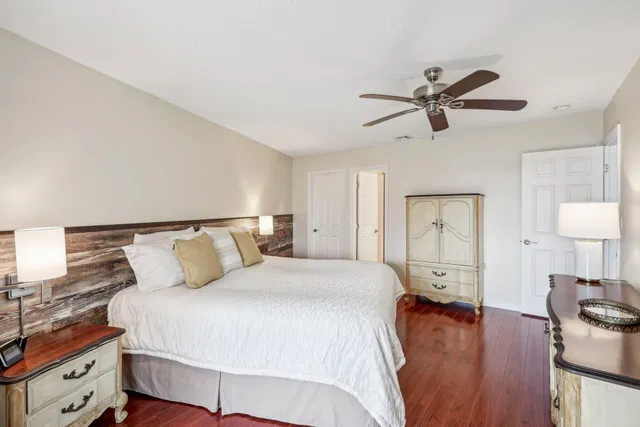  Unit 212 photo 14