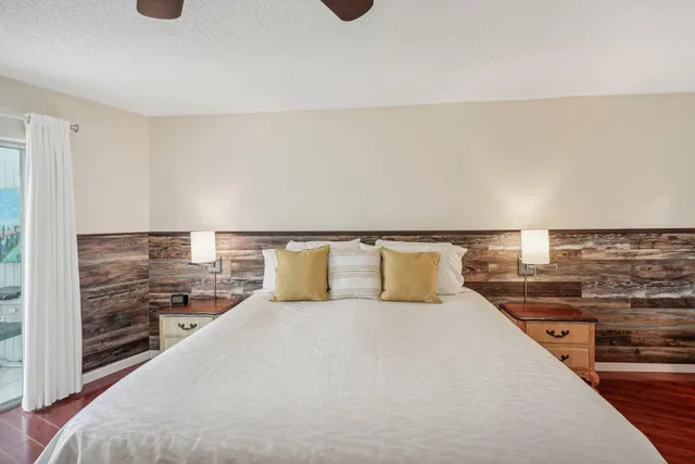  Unit 212 photo 56