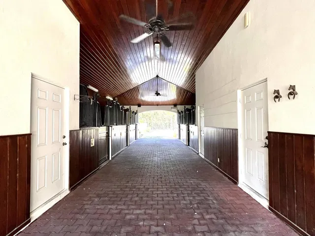 Saddle Trail Park Residence photo 14