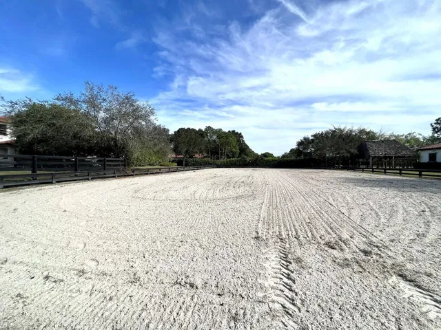 Saddle Trail Park Residence photo 17