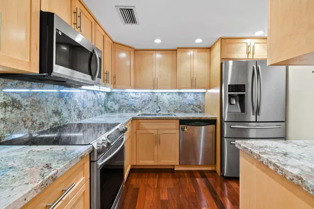 In-Town Palm Beach Unit 2 D photo 12
