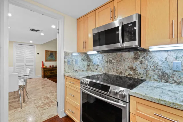 In-Town Palm Beach Unit 2 D photo 15