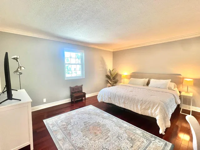 In-Town Palm Beach Unit 2 D photo 16