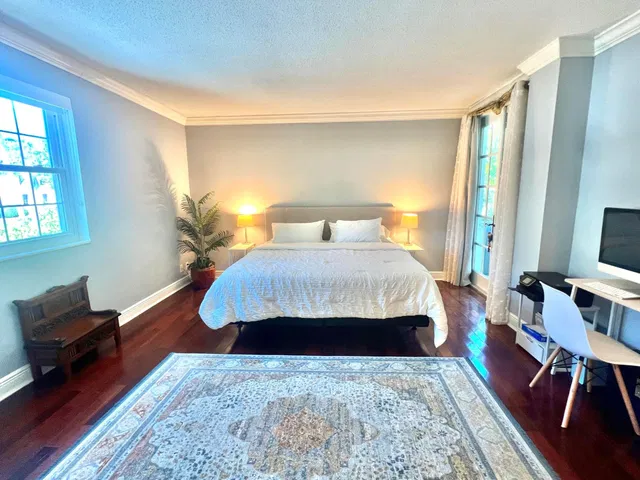 In-Town Palm Beach Unit 2 D photo 17