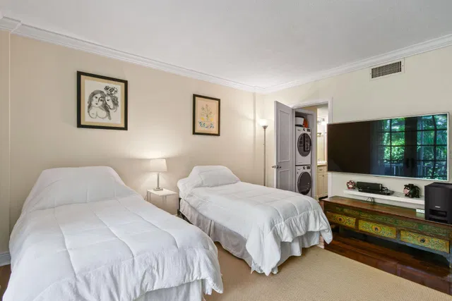 In-Town Palm Beach Unit 2 D photo 25