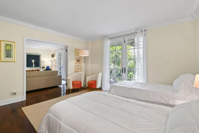 In-Town Palm Beach Unit 2 D photo 26