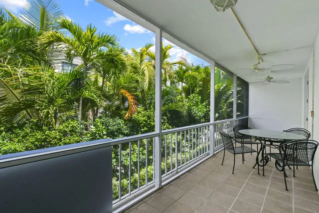 In-Town Palm Beach Unit 2 D photo 31