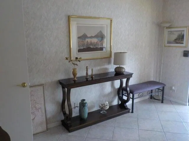 Unit 69 photo 12