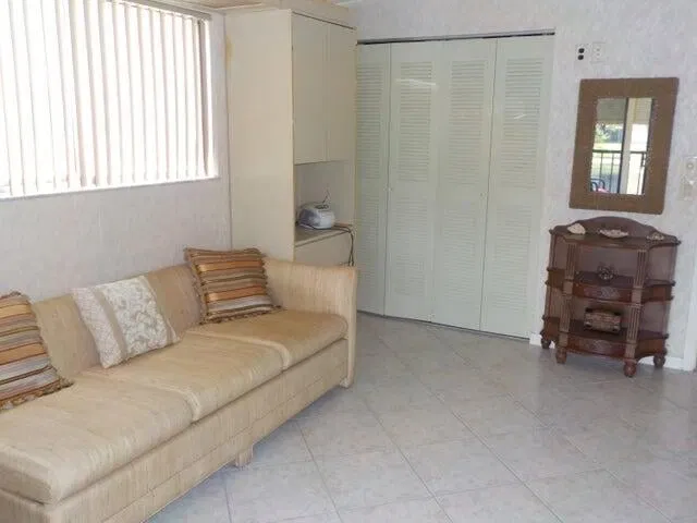Unit 69 photo 13