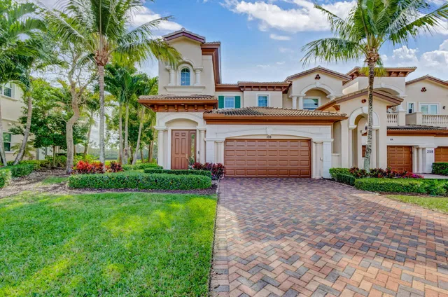 Jupiter Country Club Unit 108 photo 3