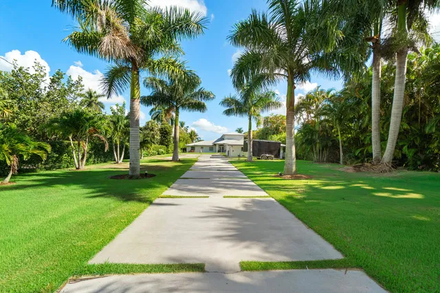 Residence photo 3