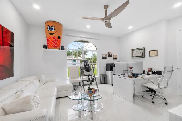 Residence photo 19
