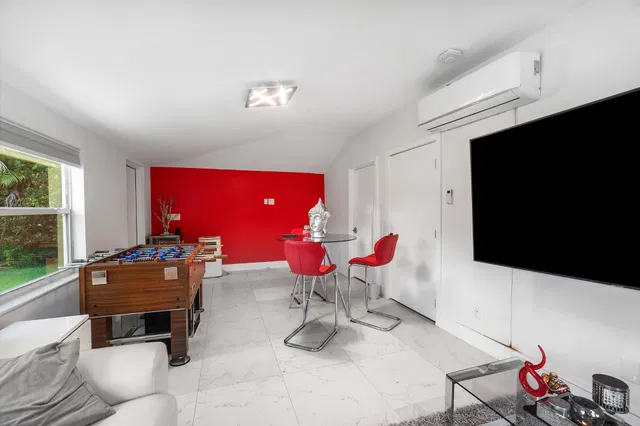 Residence photo 48